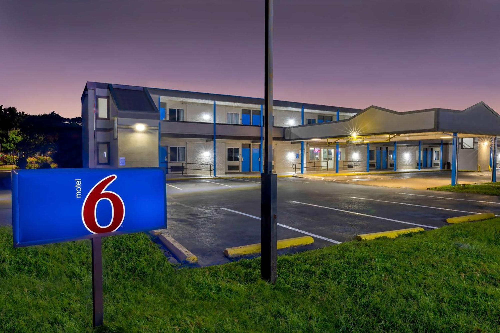 Motel 6 Harrisburg Pa Near Pa Expo Center Экстерьер фото