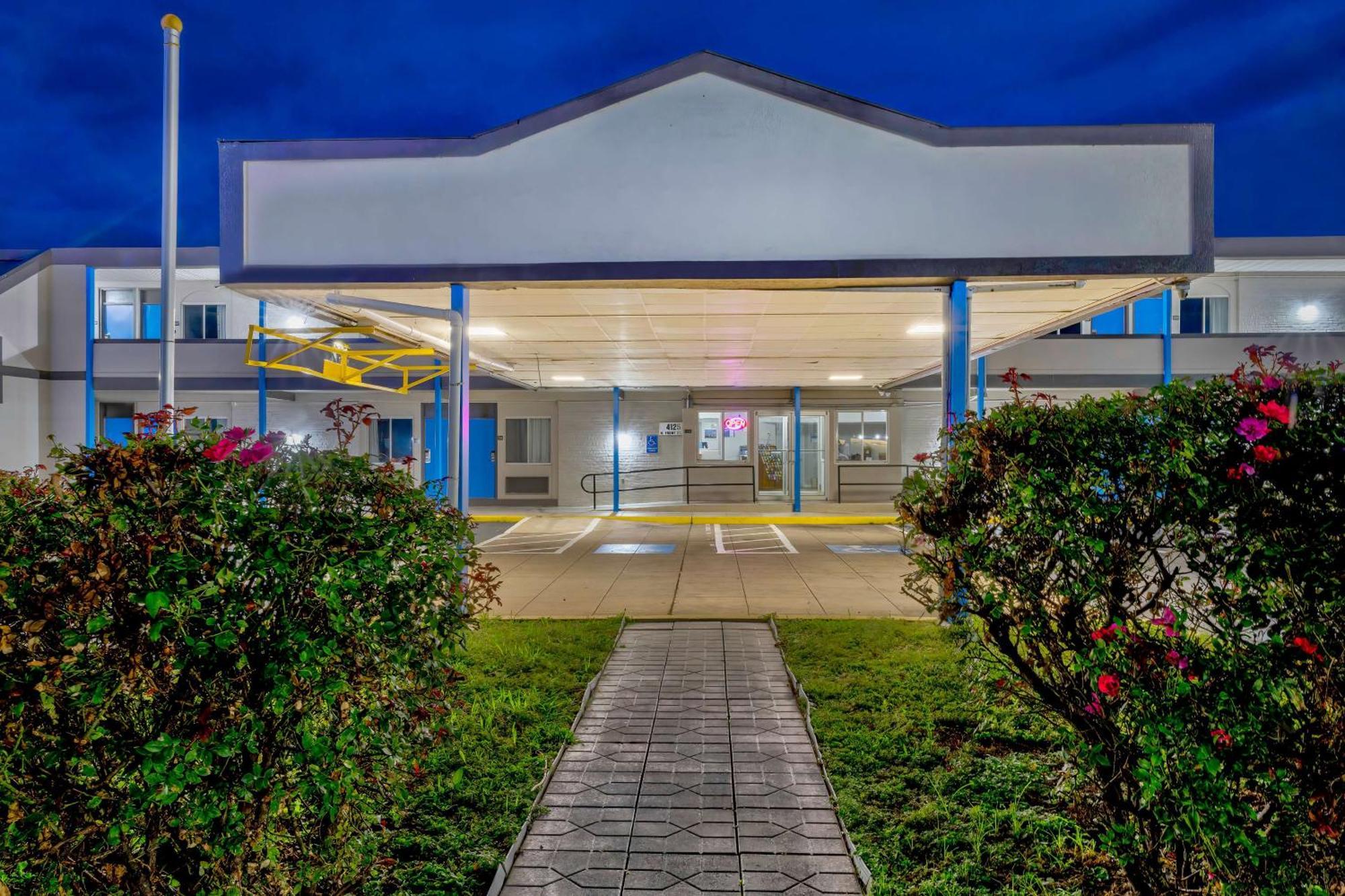 Motel 6 Harrisburg Pa Near Pa Expo Center Экстерьер фото
